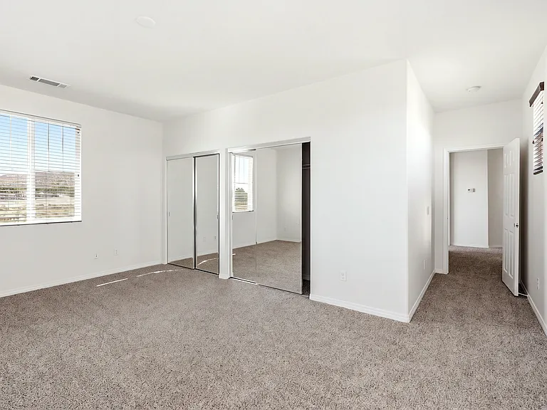 1364 Wellington Dr — Photo 16