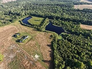 4th image of 405 Walden Ln