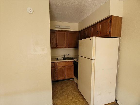 4th image of 45 S West End Blvd