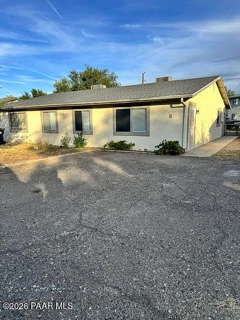 2 bed, 1.0 bath, 960 sqft, $1,250 — Photo 1