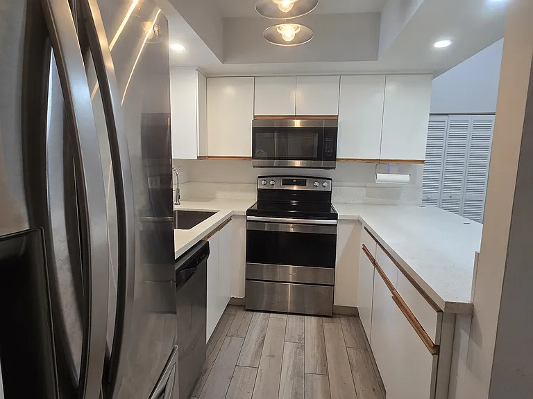 269 NW 7th St #421 — Photo 21