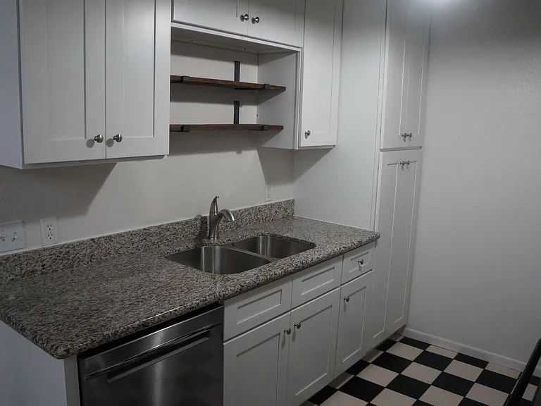 1150 S Meadow Ln #63 — Photo 6