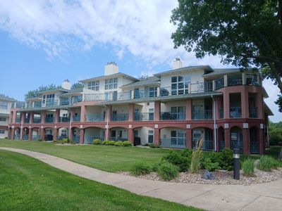 1605 Chalstrom Beach Rd #302, Okoboji, IA, 51355