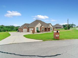 128 Deer Grove Trl, Azle, TX 76020