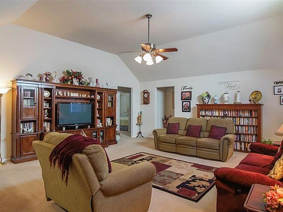 5th image of 14822 Fir Knoll Way