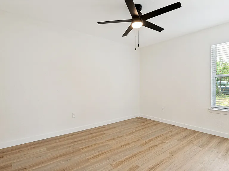 109 Sunset Dr — Photo 5