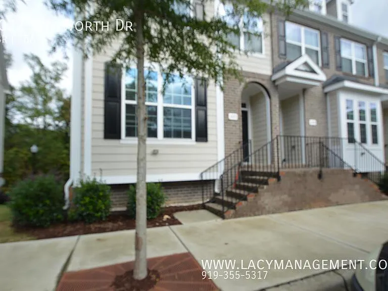 6022 Kentworth Dr — Photo 3