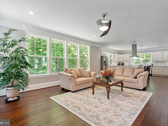 5th image of 9084 Bristow Woods Ct