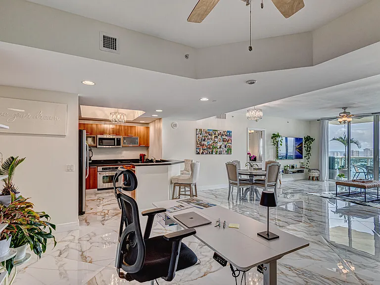 2640 Lake Shore Dr #2014 — Photo 13