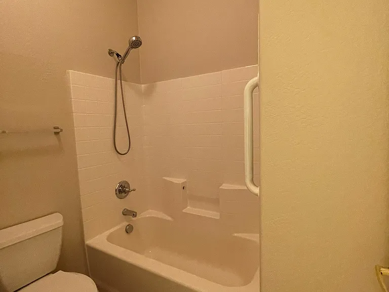 5649 N Bentley Ct — Photo 15