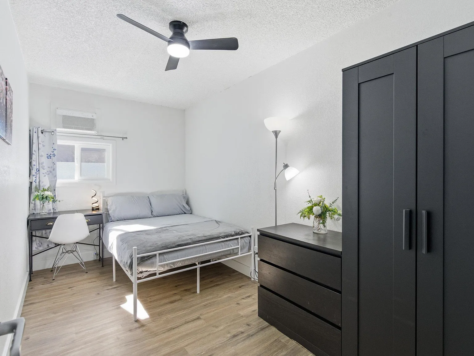 4 bed, 3.0 bath, 2092 sqft, $797 — Photo 1