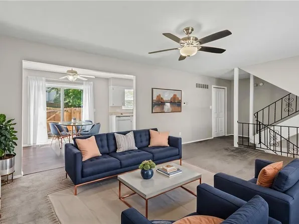 3723 NE Colonial Dr, Lees Summit, MO 64064
