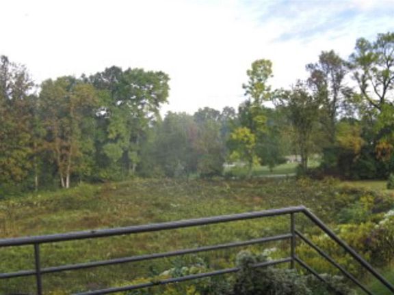 4th image of W185N8467 Seneca Dr