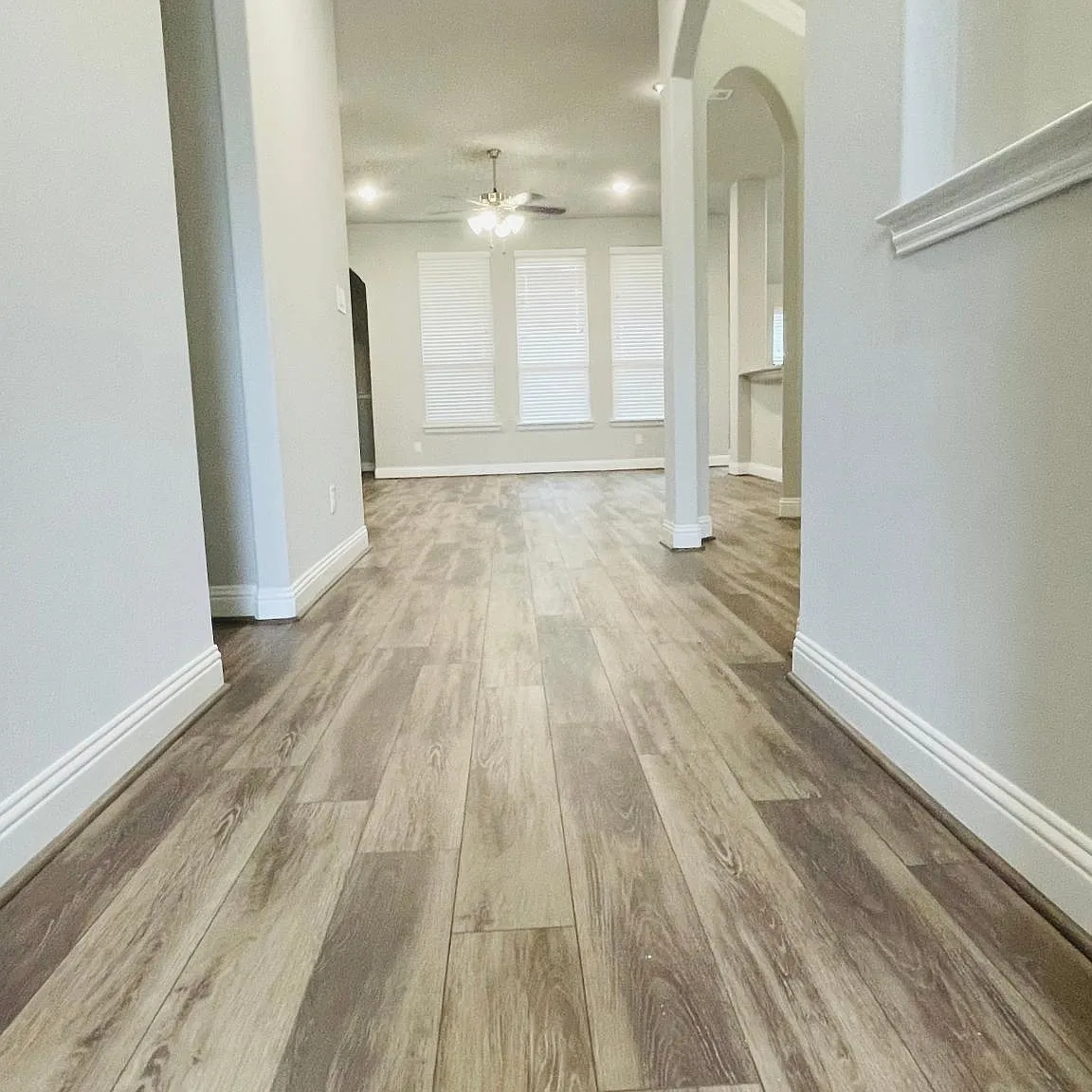 337 Van Buren Dr — Photo 2