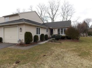 135 Kalyna Dr, Rochester, NY 14617