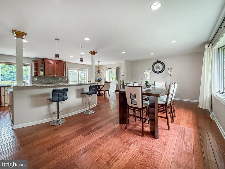 1168 Temple Dr — Photo 18