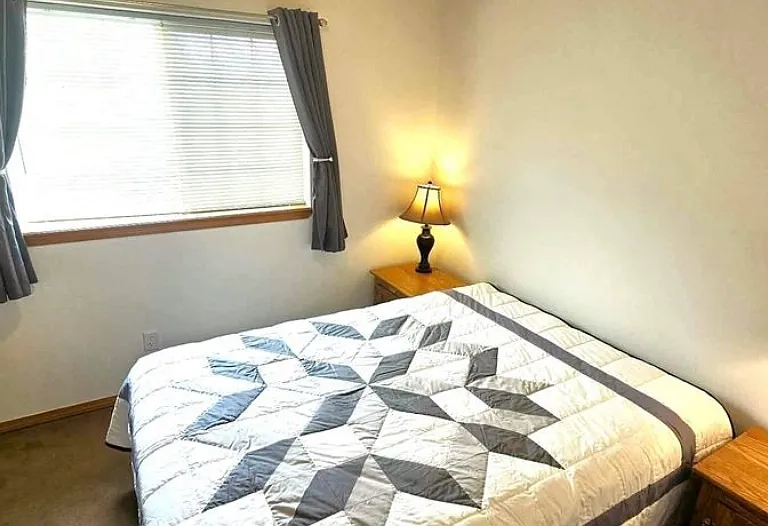 826 Kelsea St — Photo 13