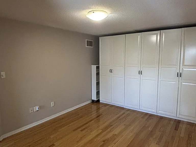 52 Ayers Cres — Photo 11