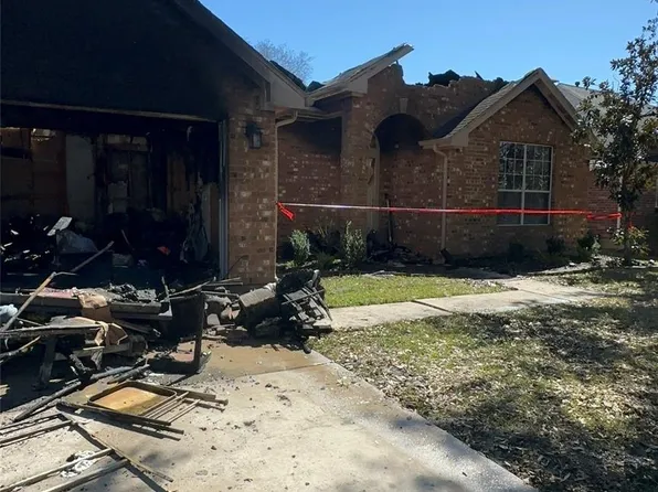 14414 Castle Cove Ln, Houston, TX 77044