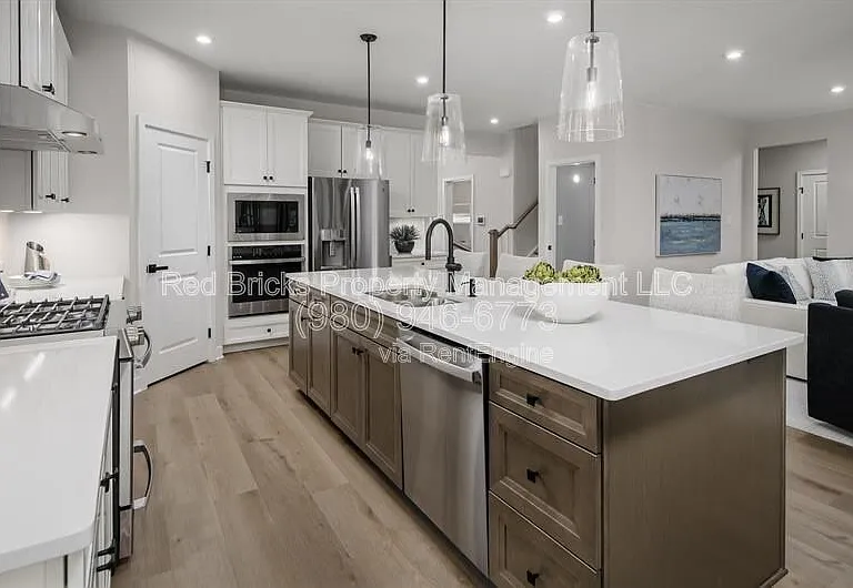 1824 Giana Ln — Photo 6