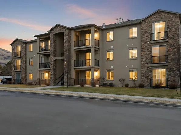 281 W 650 N APT B, Centerville, UT 84014