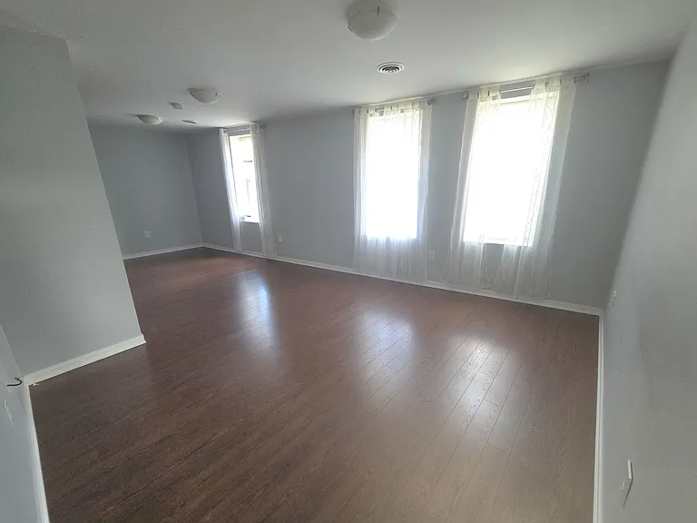 400 Kossuth Ave #3E — Photo 8