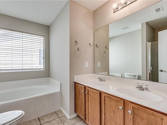4th image of 9517 Thomas Jefferson Dr