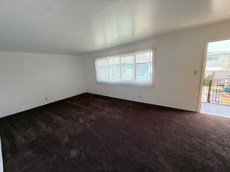 1001 63rd St #3 — Photo 2
