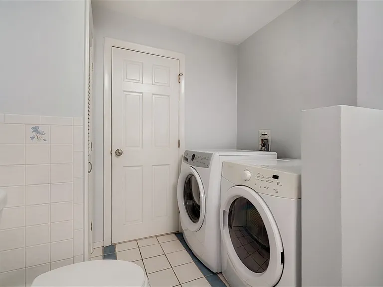 55 Waterhouse St #55 — Photo 23