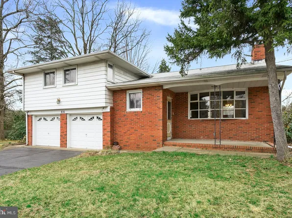 816 East Dr, Bordentown, NJ 08505