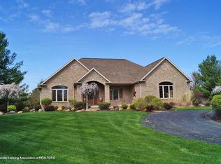 2219 Hearth Stone Dr, Grand Ledge, MI 48837