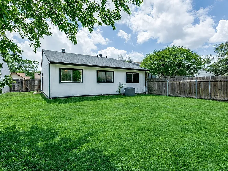 4847 Aspenwood Dr — Photo 21