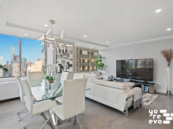 236 East 47th Street image 2 of 11