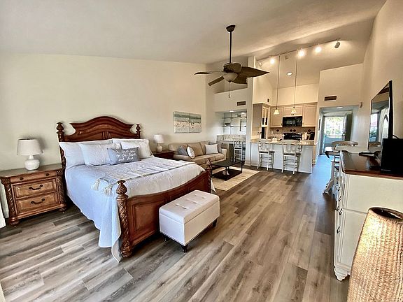 2nd image of 631 Summer Pl