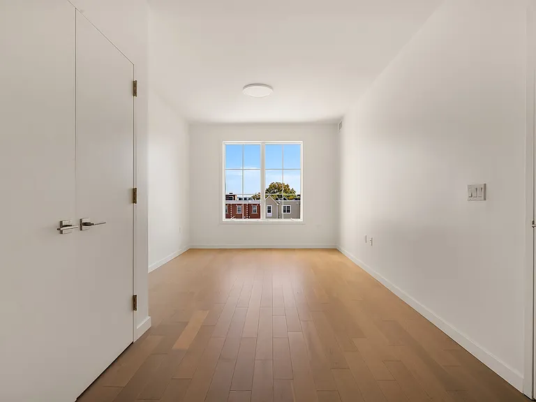 7 South Highland — Photo 15