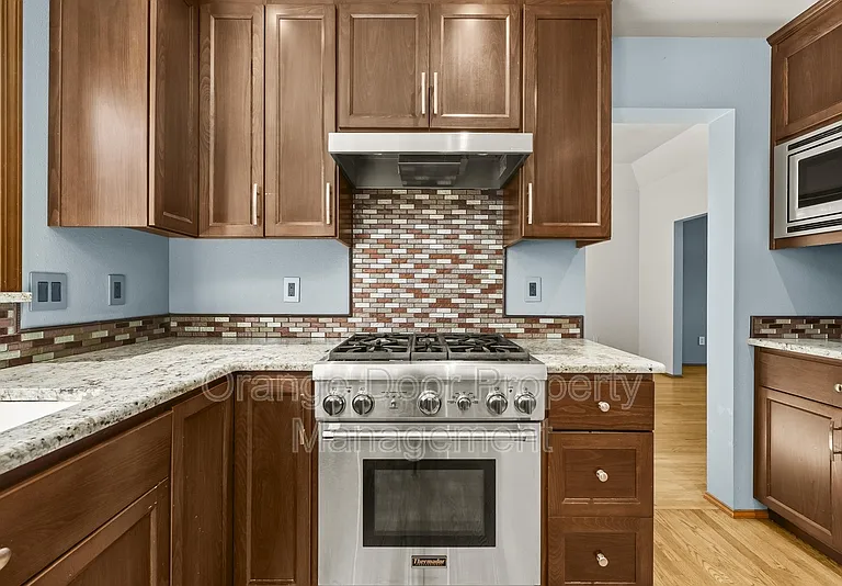 5204 Ridge Dr NE — Photo 6