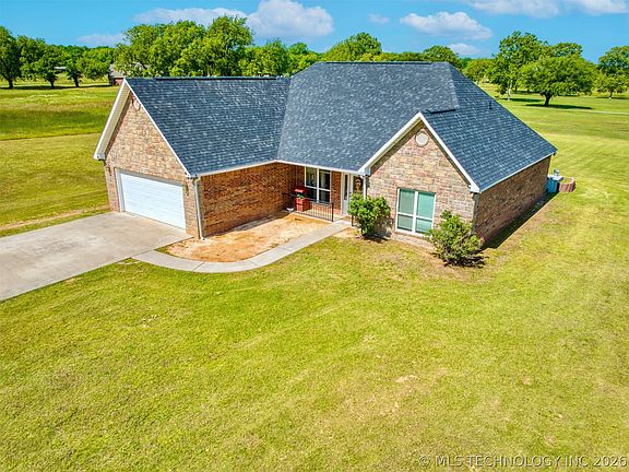 2nd image of 119 Golf Club Dr