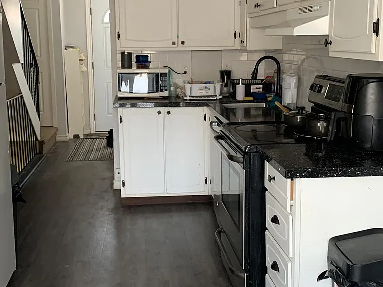 121 University Ave E #19 — Photo 4