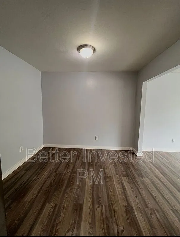 2 bed, 1.0 bath, $1,550 — Photo 4