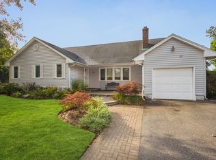 29 Thompson Dr, East Rockaway, NY 11518
