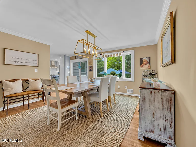 60 Farrell Dr — Photo 12