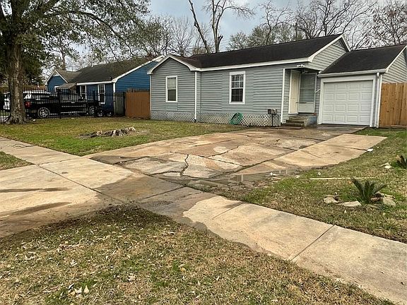3rd image of 1103 W Ellaine Ave