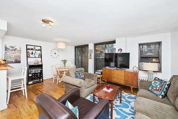 Rented by Keller Williams NYC | media 19