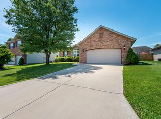 716 E Placer Mill Rd, Nixa, MO 65714