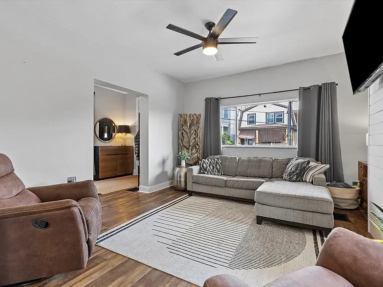 1518 Westfield St — Photo 5