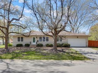 7210 Eaton St, Prairie Village, KS 66208