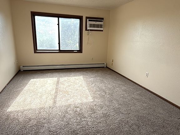 3rd image of 2310 17th Ave W APT 305