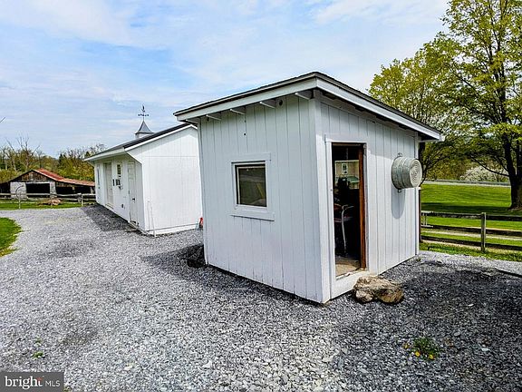 5th image of 1568 Cumberland Rd