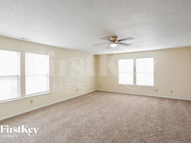 1079 King Maple Dr — Photo 4