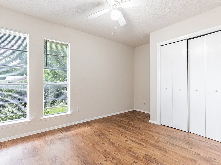 323 W William Cannon Dr #A — Photo 16